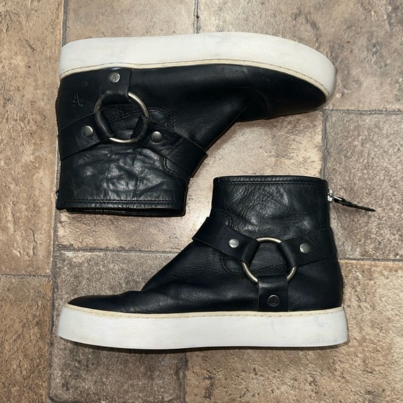 Frye Size 6 - Picture 1 of 7